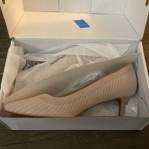 Pointed Toe Low Heel Knit Pumps